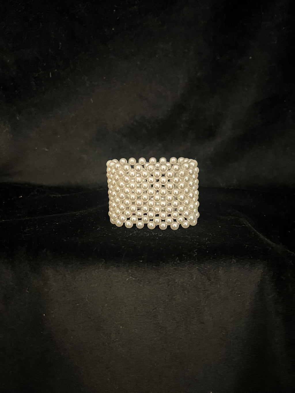 Luxurious Draped Pearls