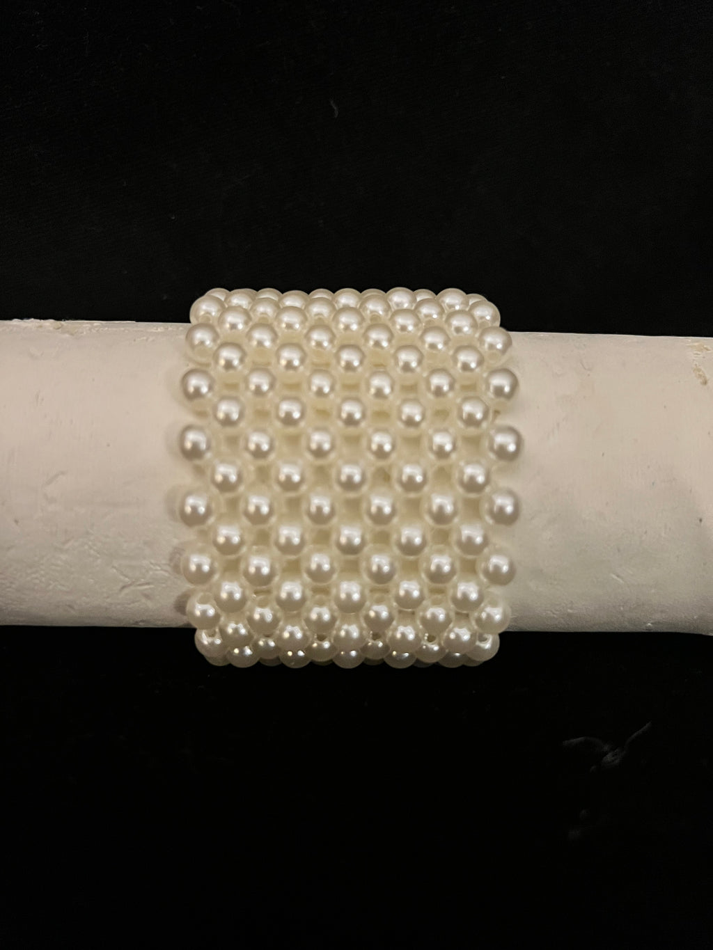 Luxurious Draped Pearls