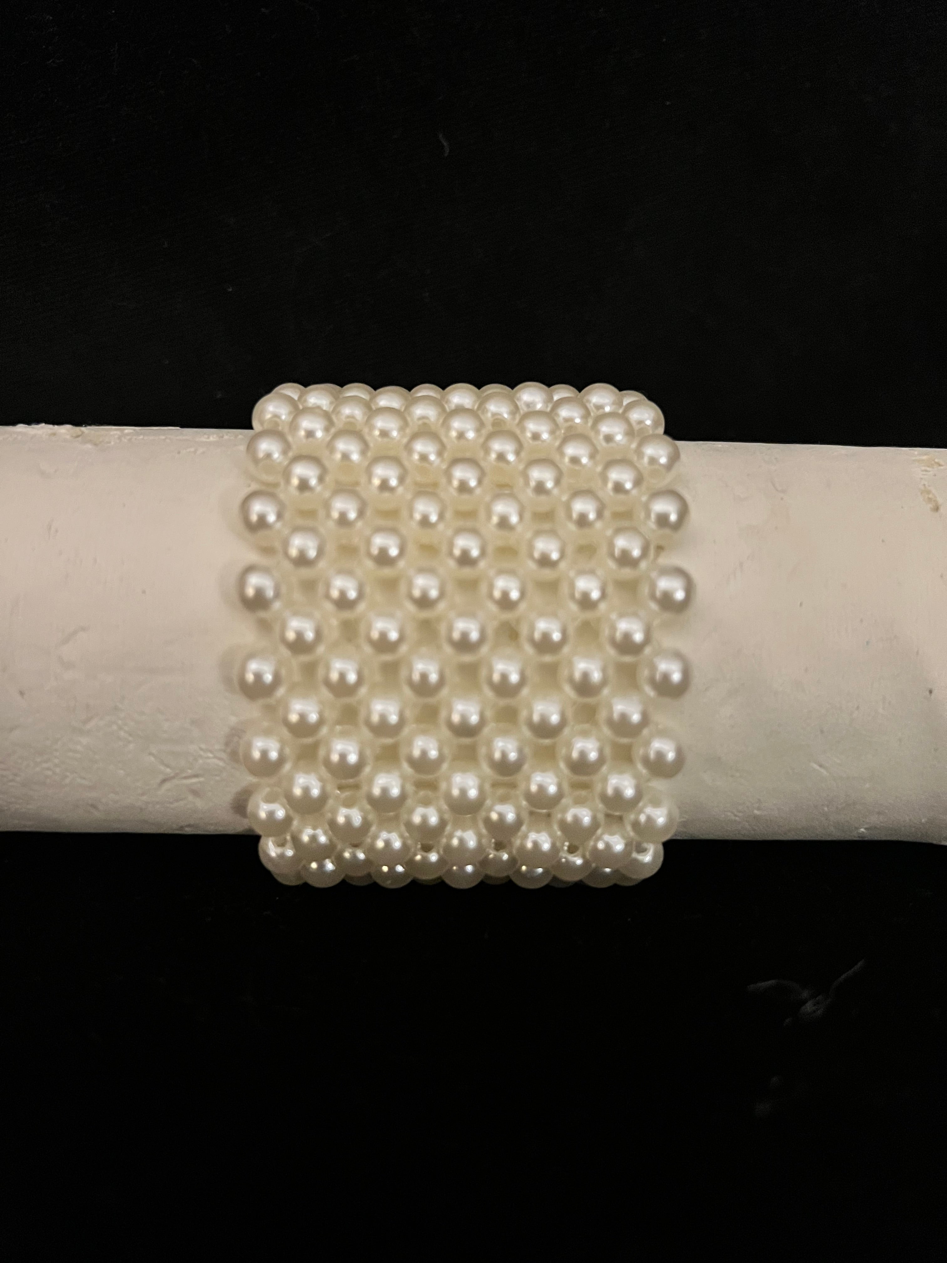 Luxurious Draped Pearls