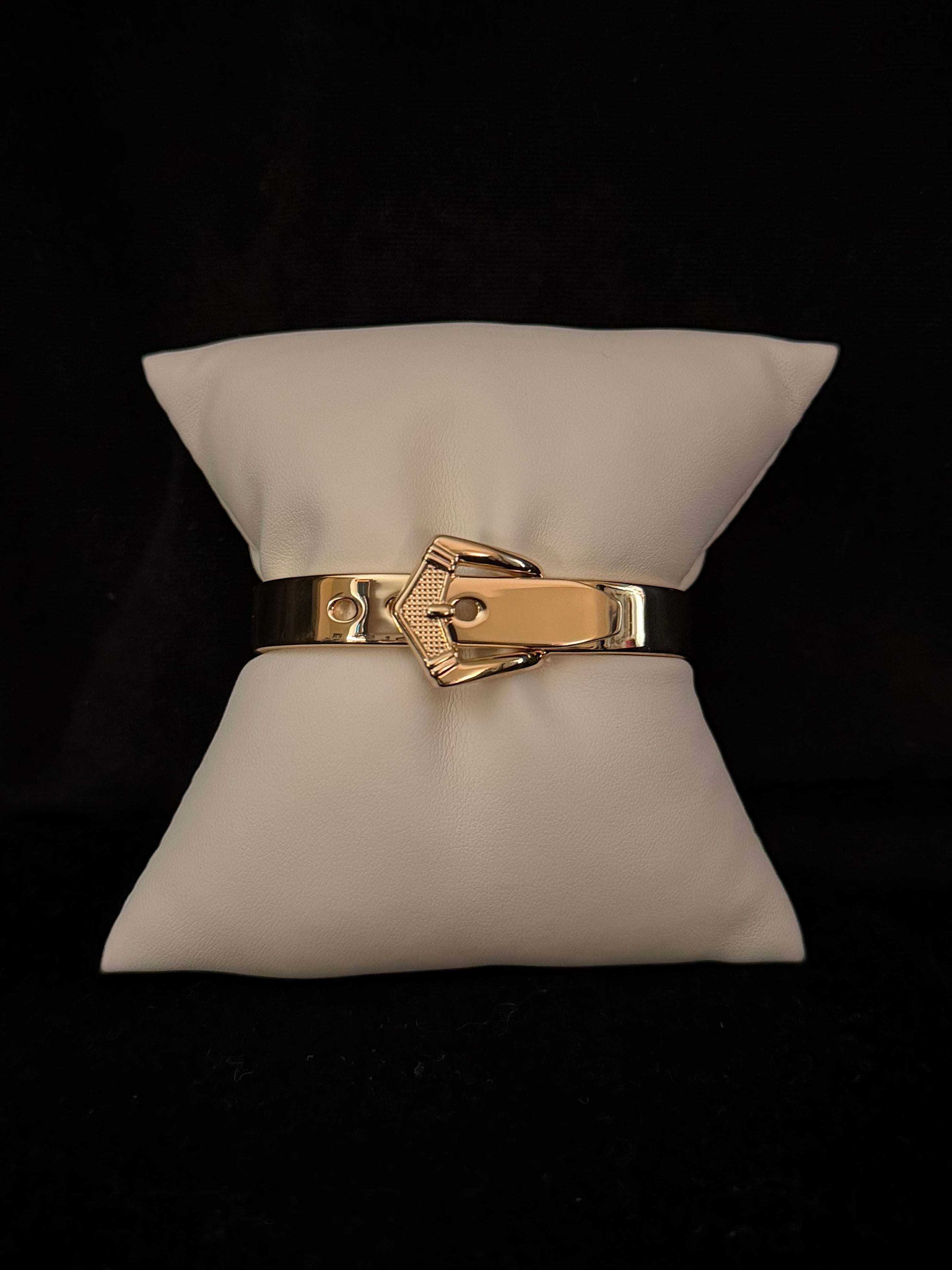 Exotic Belt Buckle Bangle