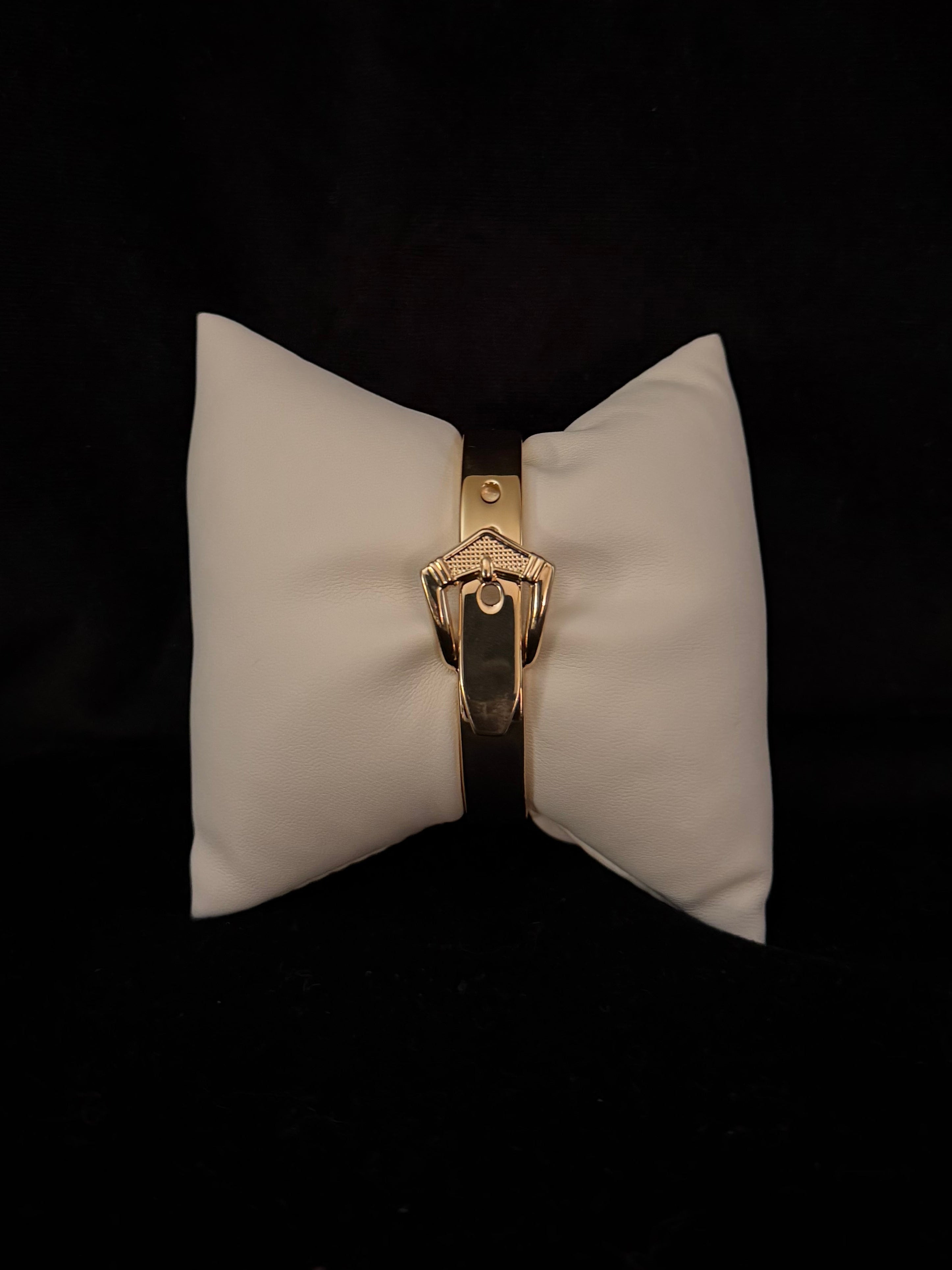 Exotic Belt Buckle Bangle