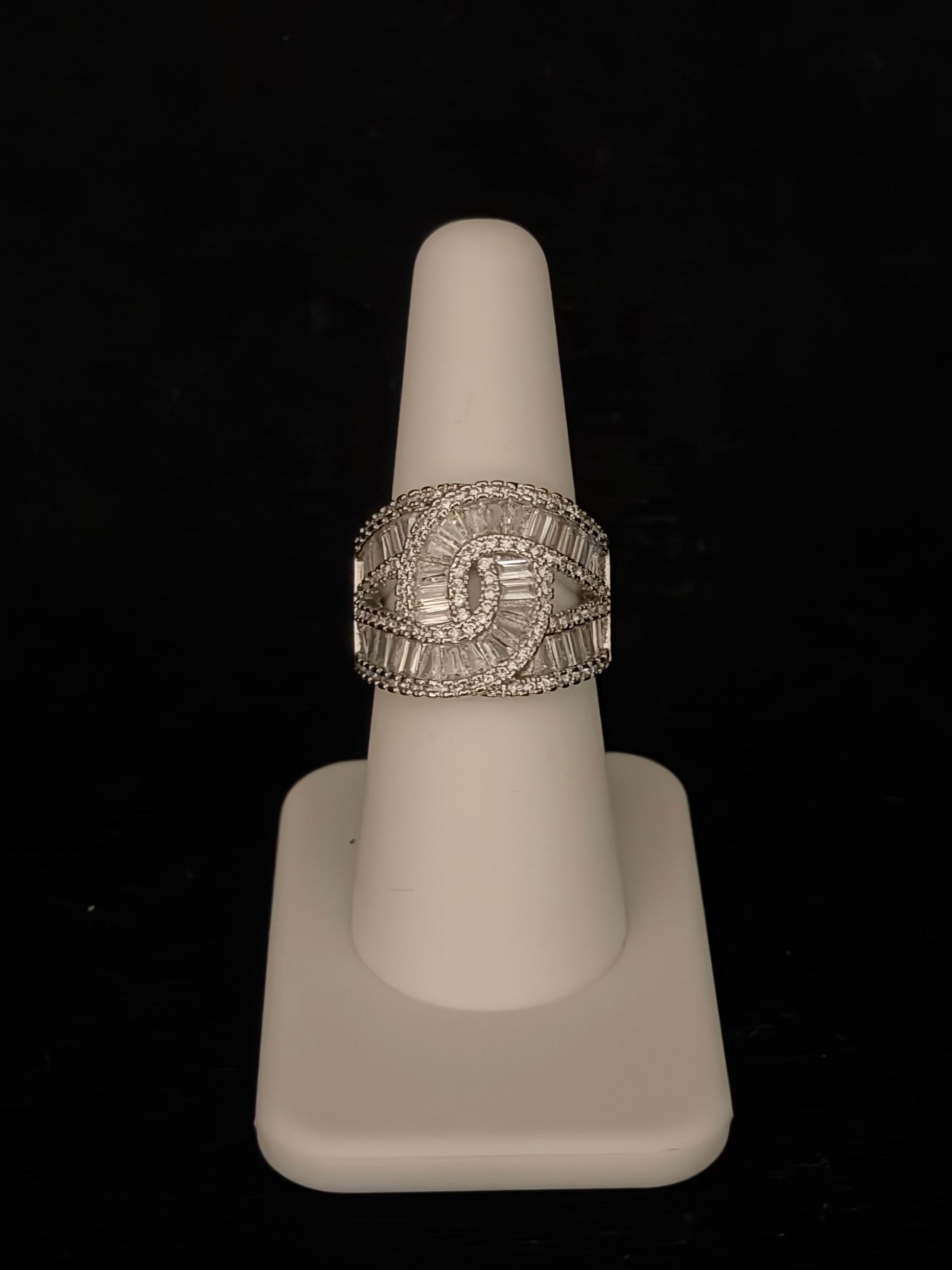 Interlock Hoop Ring