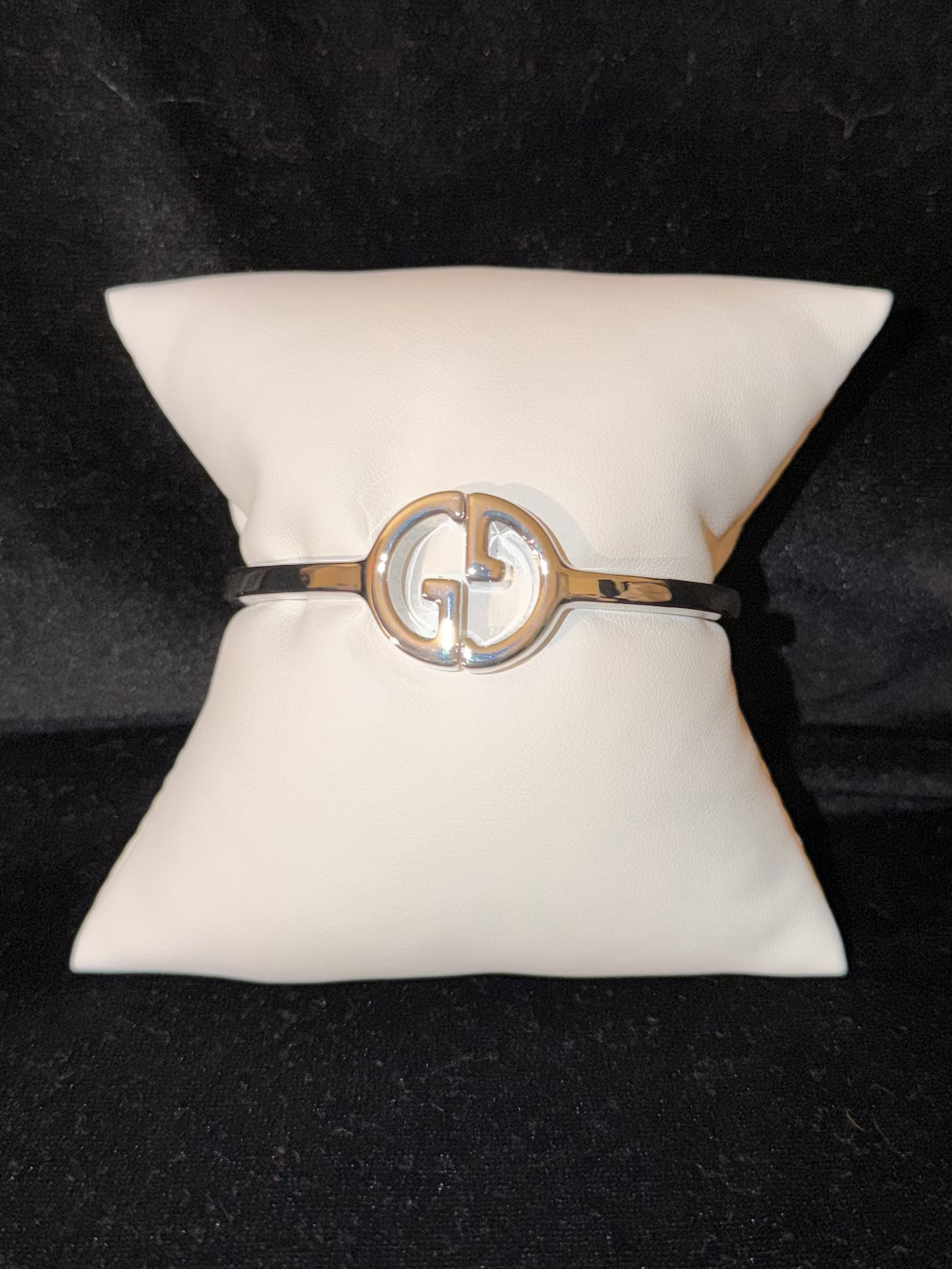 GG Silver Tone Bangle