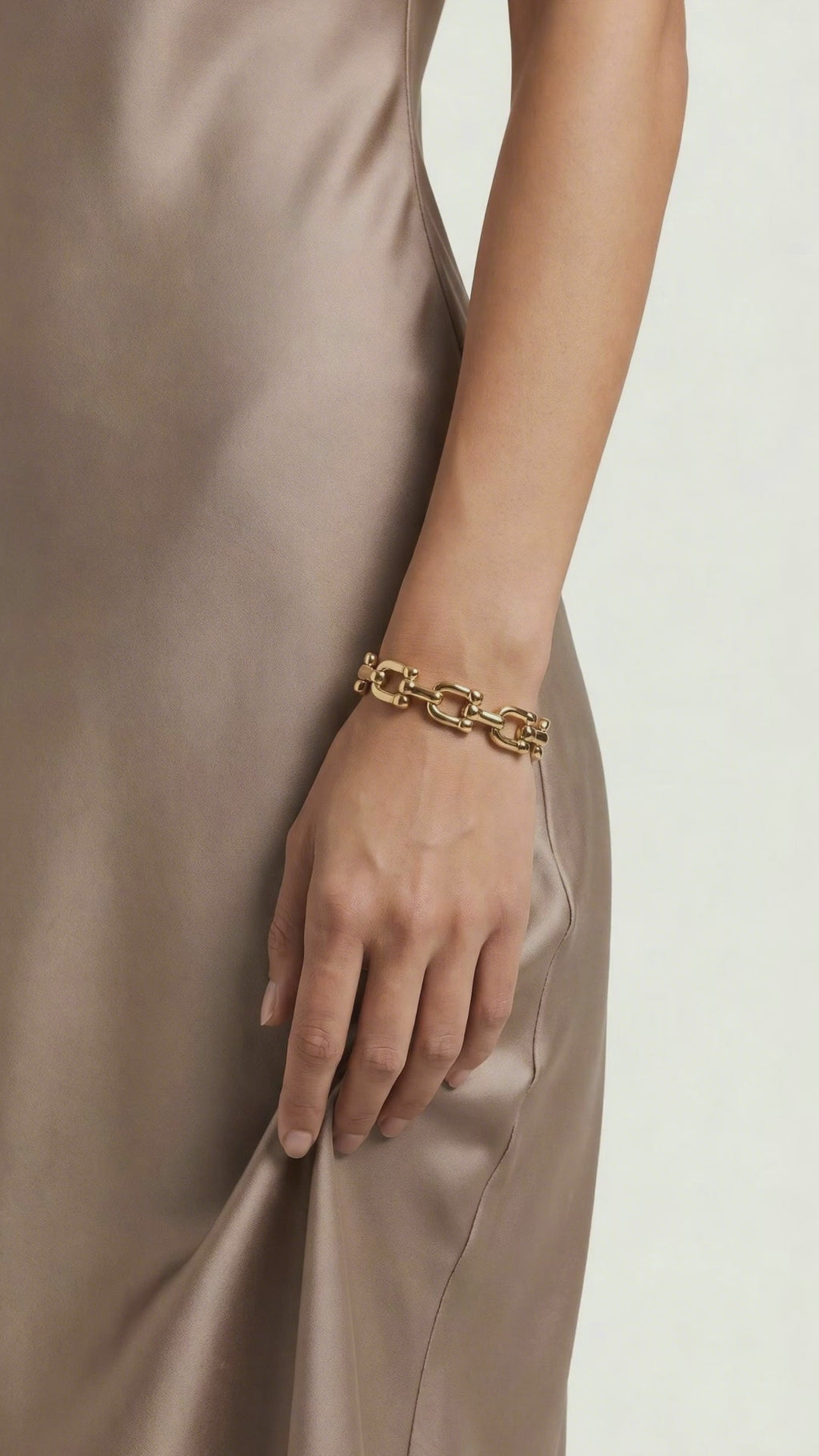 The Luxe Bangle (Gold)